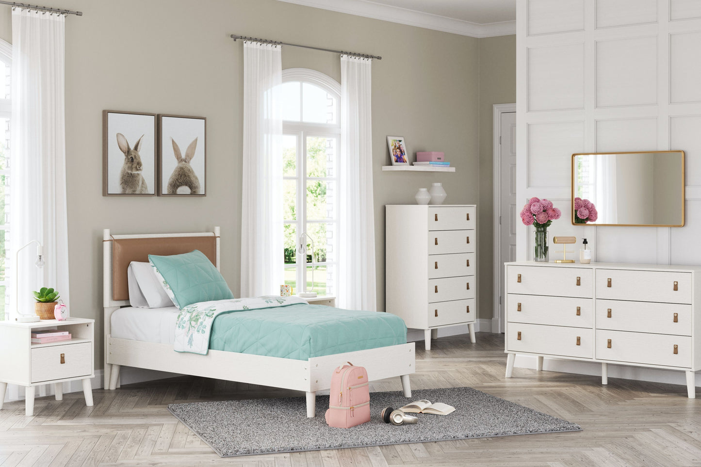 Aprilyn - Panel Bed