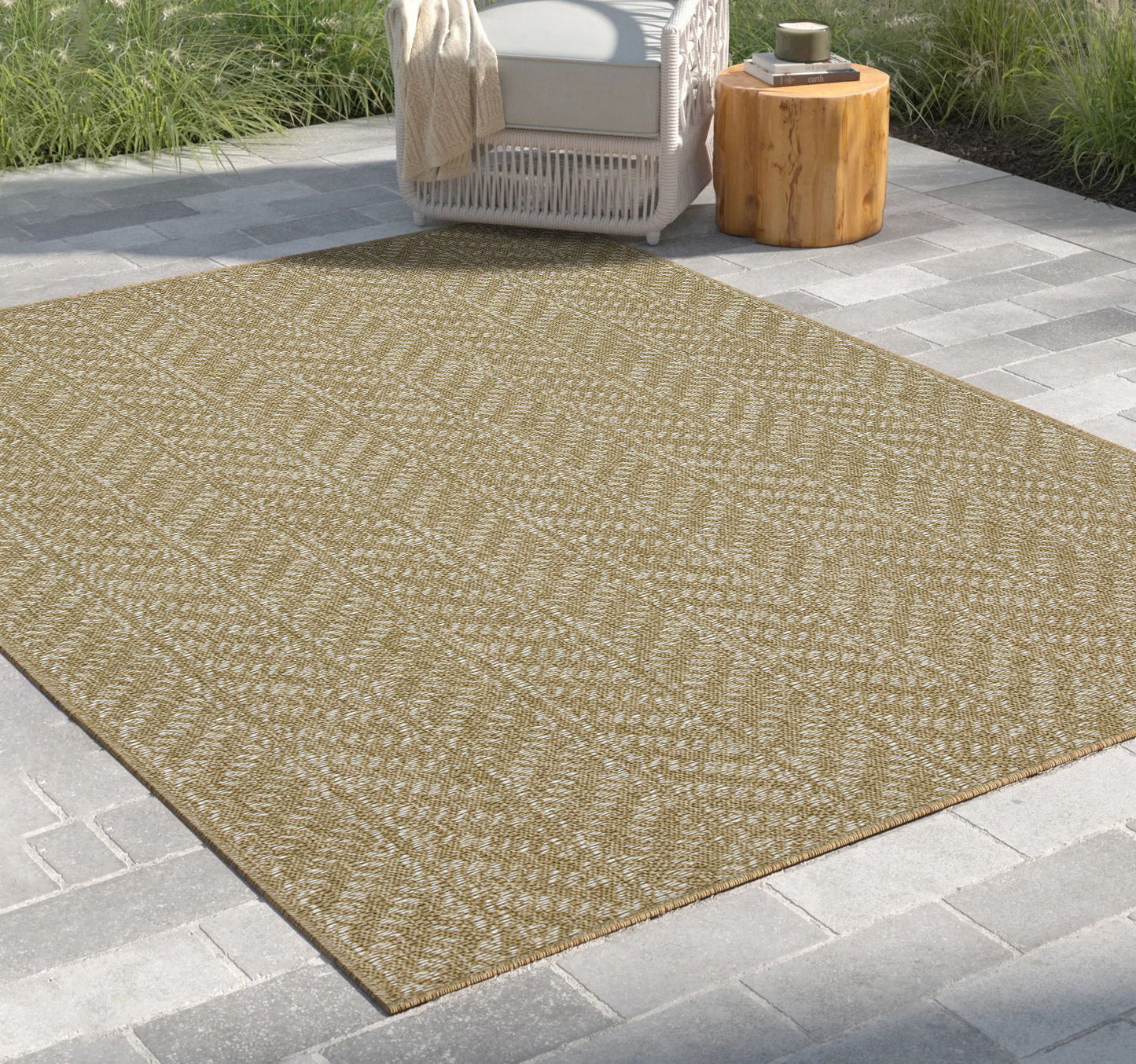 Earth - 5'3" X 7'3" Indoor / Outdoor Area Rug - Natural / White