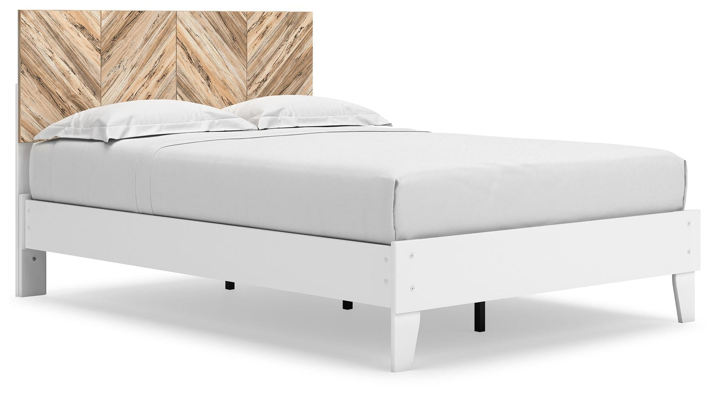 Piperton - Panel Platform Bed