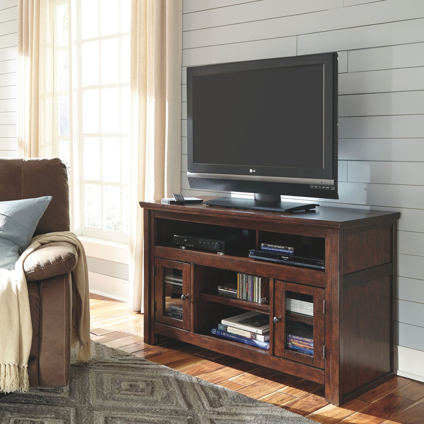 Harpan - TV Stand