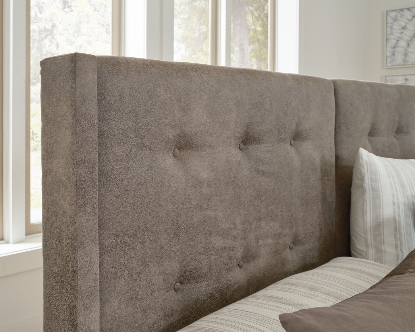 Wittland - Upholstered Panel Bed