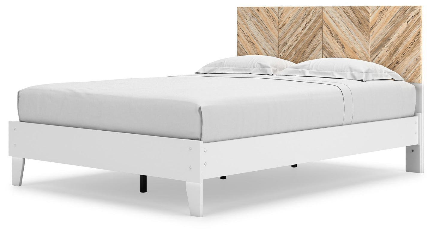 Piperton - Panel Platform Bed